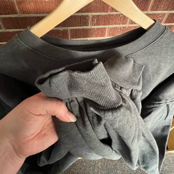 Universal Thread cropped sweatshirt - Picture 3 of 5